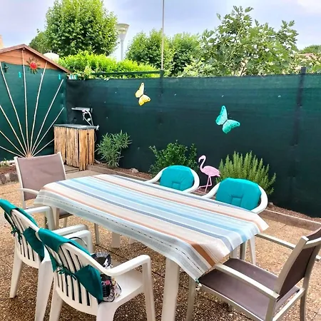 Paisible Avec Terrasse, Proche Plage Et Loisirs - Fr-1-723-126 דירה *